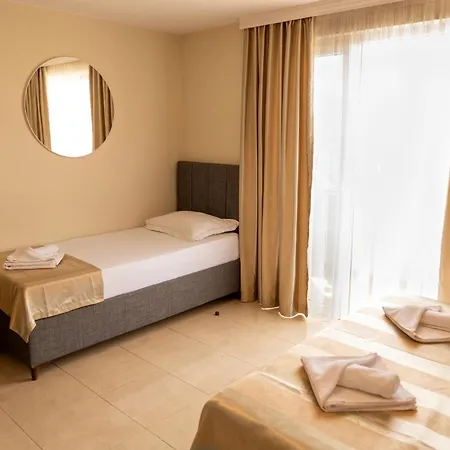 Gasthuis Rodos House 3*