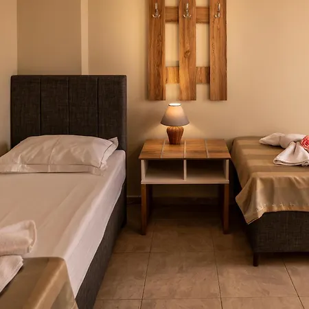 Gasthuis Rodos House 3*